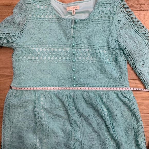 Mint green lace dress - Picture 4 of 6